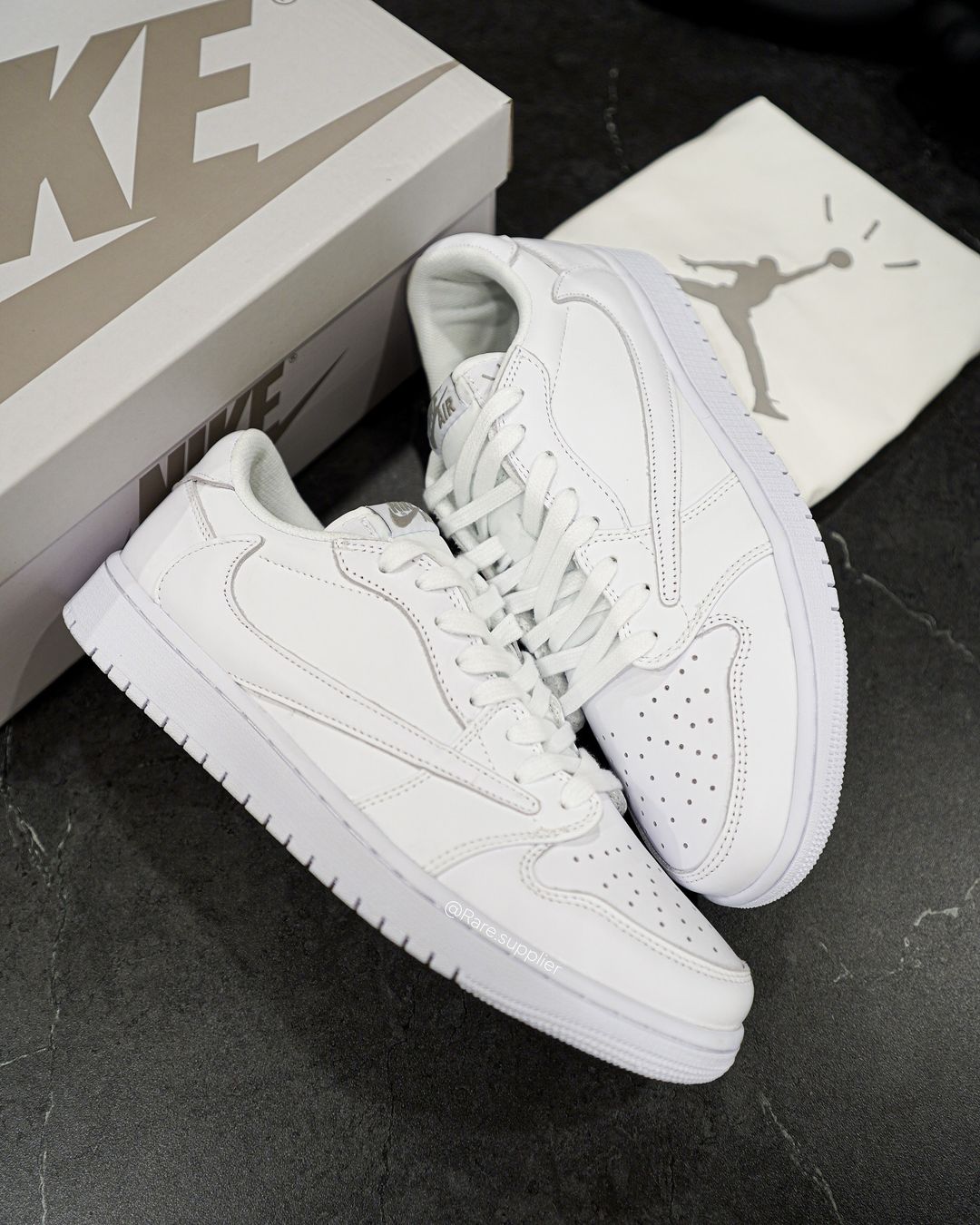 Air Jordan 1 Travis Scott Low - White Party